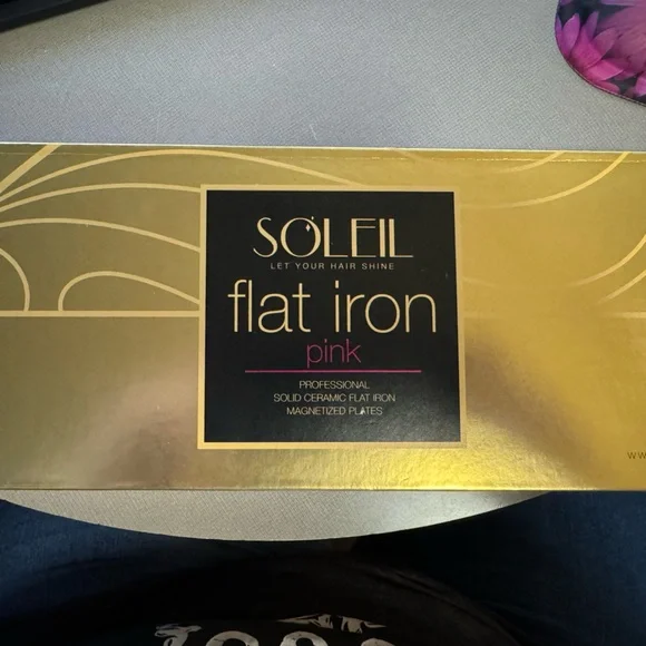Soleil Metallic Ceramic Flat Iron - Brand New!! - Picture 2 of 4